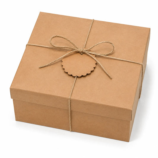 Scatola regalo 30 x 30 x 10 cm in cartone marrone con chiusura a coperchio e spago decorativo